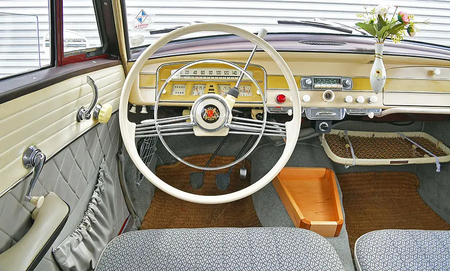 Borgward Isabella TS Das Cockpit der Borgward Isabella TS.