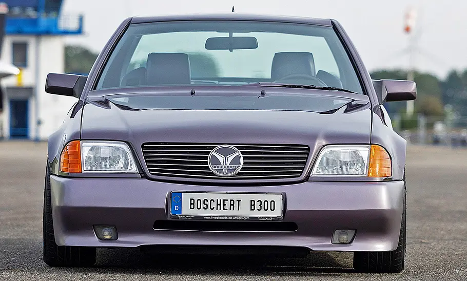 Der Boschert B300 stehend von vorne.