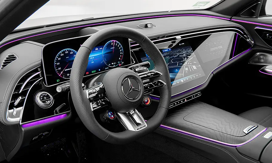 Das Cockpit des Brabus 700.
