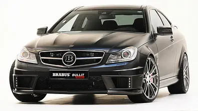 Blick von schräg vorne auf den Brabus Bullit Coupé 800. - Foto: Brabus