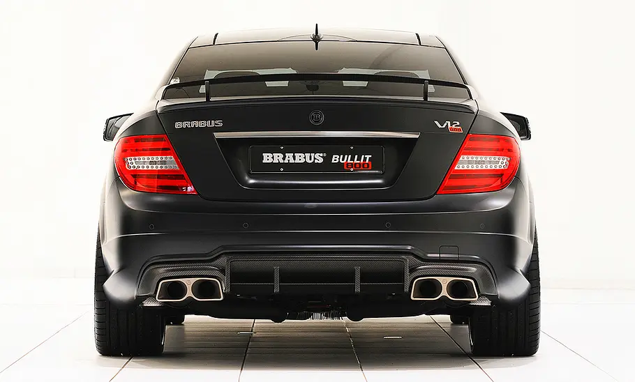 Blick von hinten auf den Brabus Bullit Coupé 800.