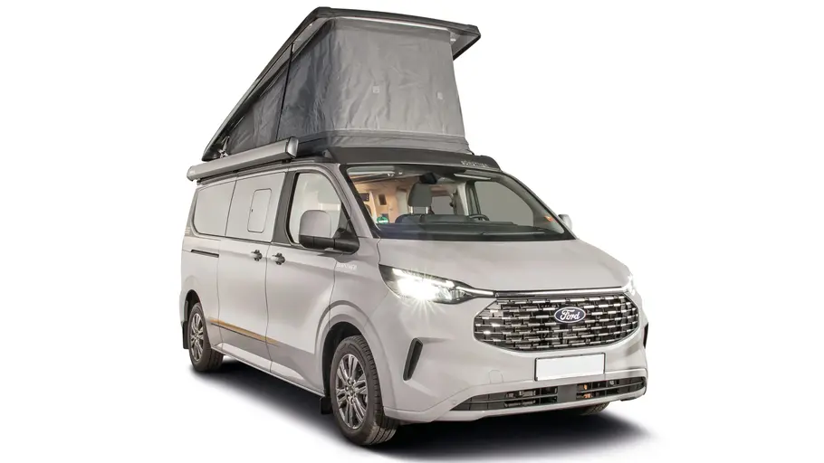 Bürstner B66 Urban Camper Der Bürstner B66 Urban Camper mit geöffnetem Aufstelldach von schräg vorne rechts.