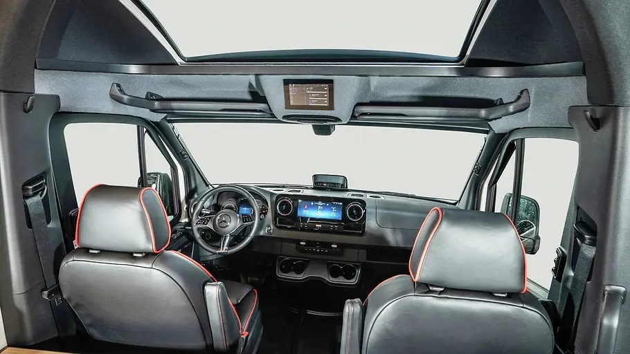 Bürstner Habiton Die Innenaufnahme zeigt das Cockpit des Bürstner Habiton.