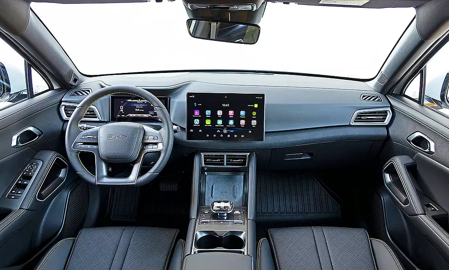 BYD Atto 2 (2025) Blick auf die Armaturen im Innenraum des BYD Atto 2 (2025).
