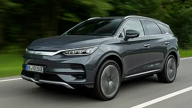 BYD Tang (2024), fahrend, von vorne - Foto: BYD