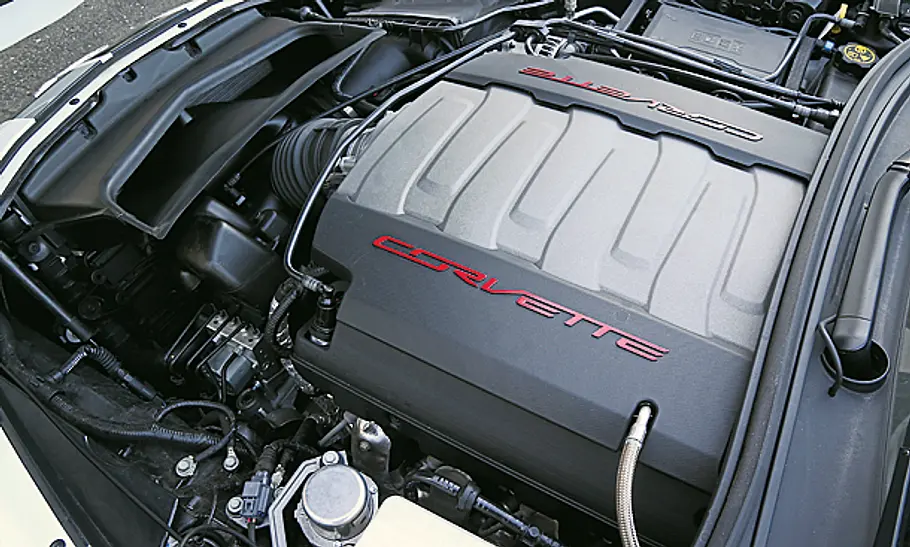 Chevrolet Camaro gegen Corvette Der V8 der Corvette