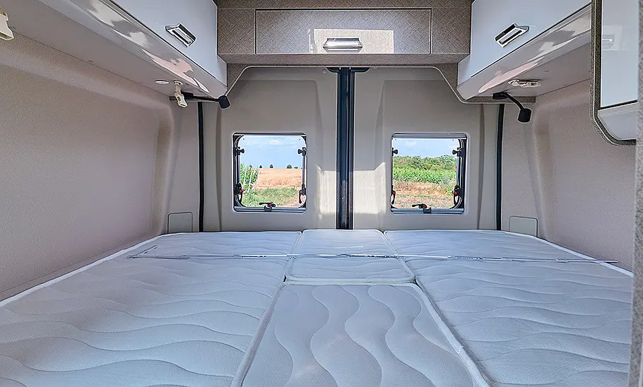 Ansicht der Einzelbetten des Karmann Davis 600 LS