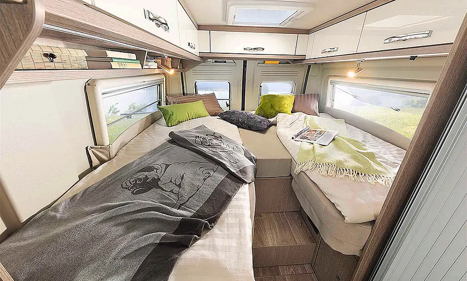 Ansicht der Einzelbetten des Pössl Roadstar 600 L