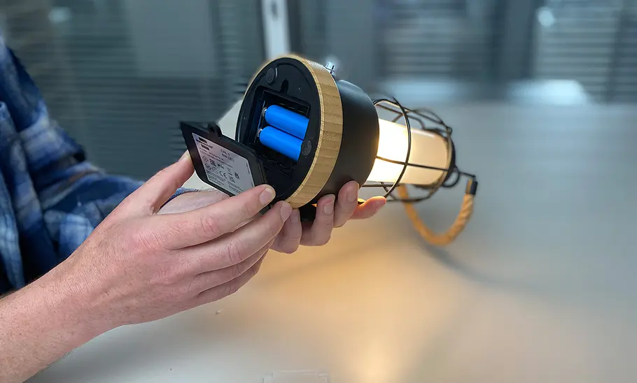 Brennenstuhl LED Akku-Campinglampe CAL 1 im Testprozedere.