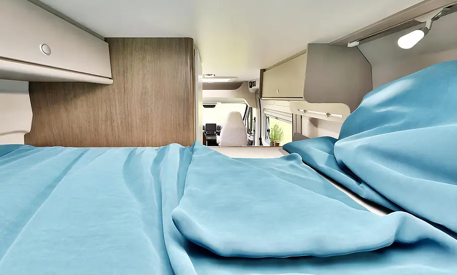 Carado CV 601 (2025) Das obere Bett im Heck des Carado CV 601 (2025).