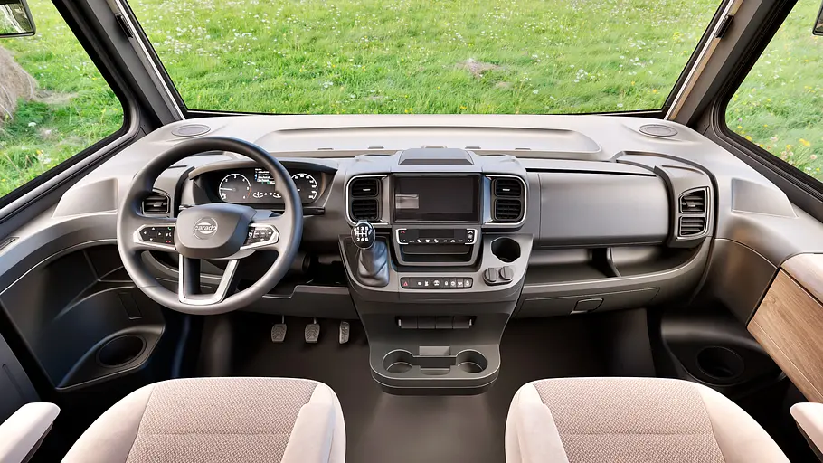 Das Cockpit des Carado I449.