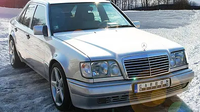 Mercedes 500 E - Foto: Carbon Motors