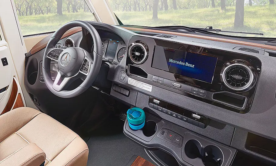 Carthago Chic E-Line (2019), Innenansicht Cockpit