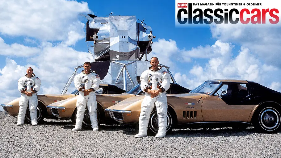 Chevrolet AstroVette Drei Astronauten mit der Chevrolet AstroVette stehend seitlich