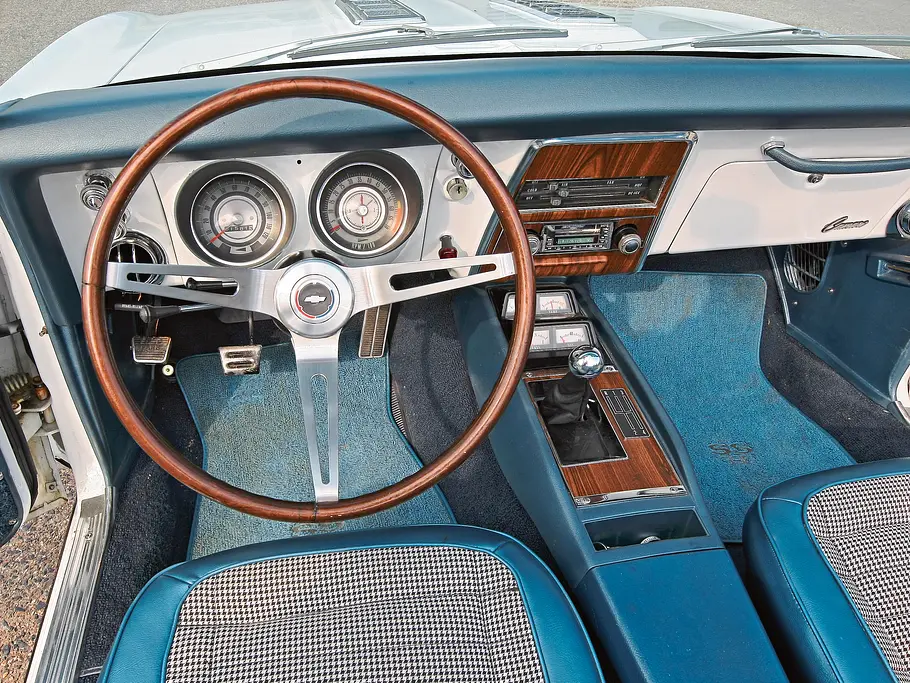 Chevrolet Camaro 396 SS Ikone Sportwagen Bilder technische Daten Cockpit