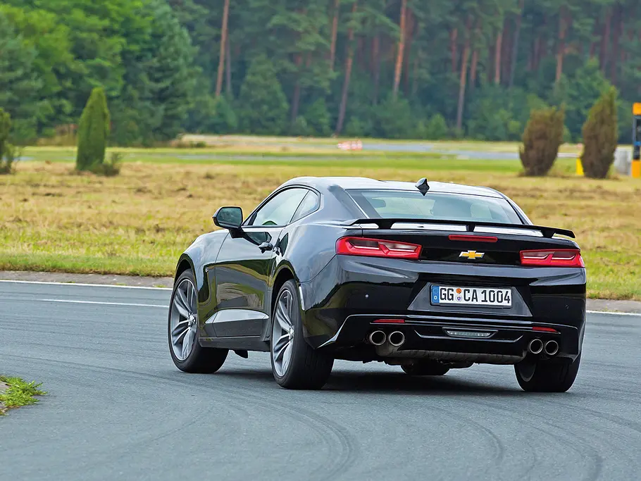 Ford Mustang/Chevrolet Camaro: Vergleich Ford Mustang/Chevrolet Camaro: Vergleich