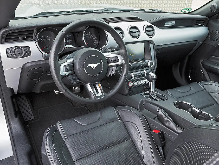 Ford Mustang/Chevrolet Camaro: Vergleich Ford Mustang/Chevrolet Camaro: Vergleich