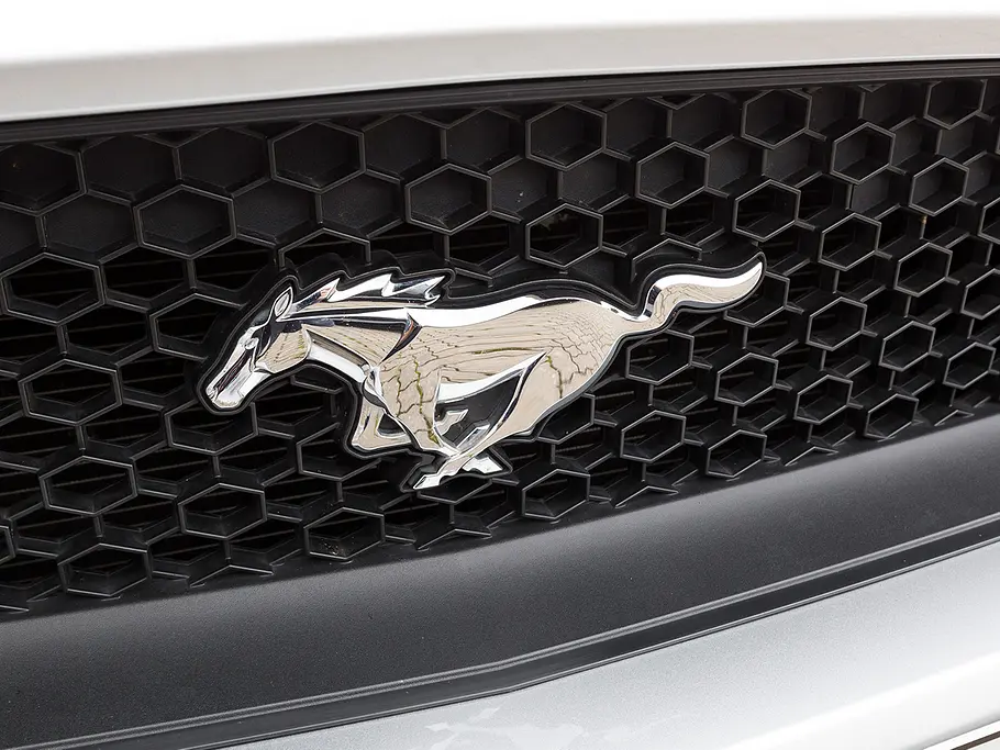 Ford Mustang/Chevrolet Camaro: Vergleich Ford Mustang/Chevrolet Camaro: Vergleich