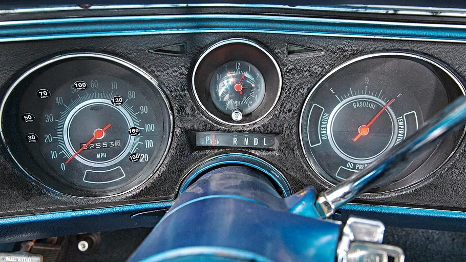 Die Instrumente in der Chevrolet Chevelle.