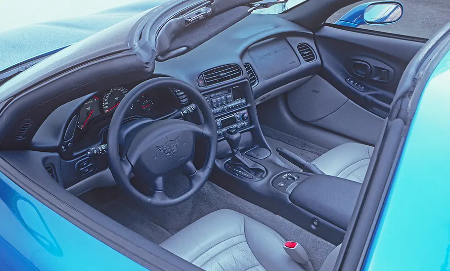 Das Cockpit der Chevrolet Corvette C5.