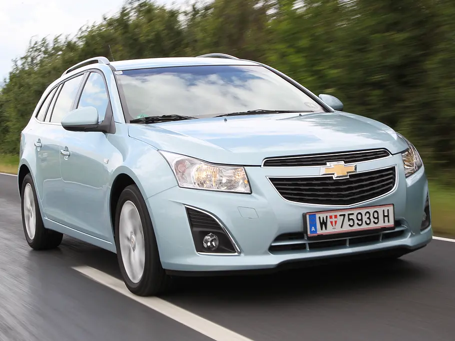 Chevrolet Cruze Station Wagon 1.7 D Chevrolet Cruze Station Wagon 1.7 D - Front