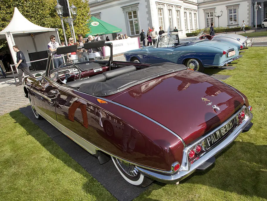 Citroën DS 19 Cabriolet Palm Beach - Sie strahlt aus jeder Perspektive leise Eleganz aus