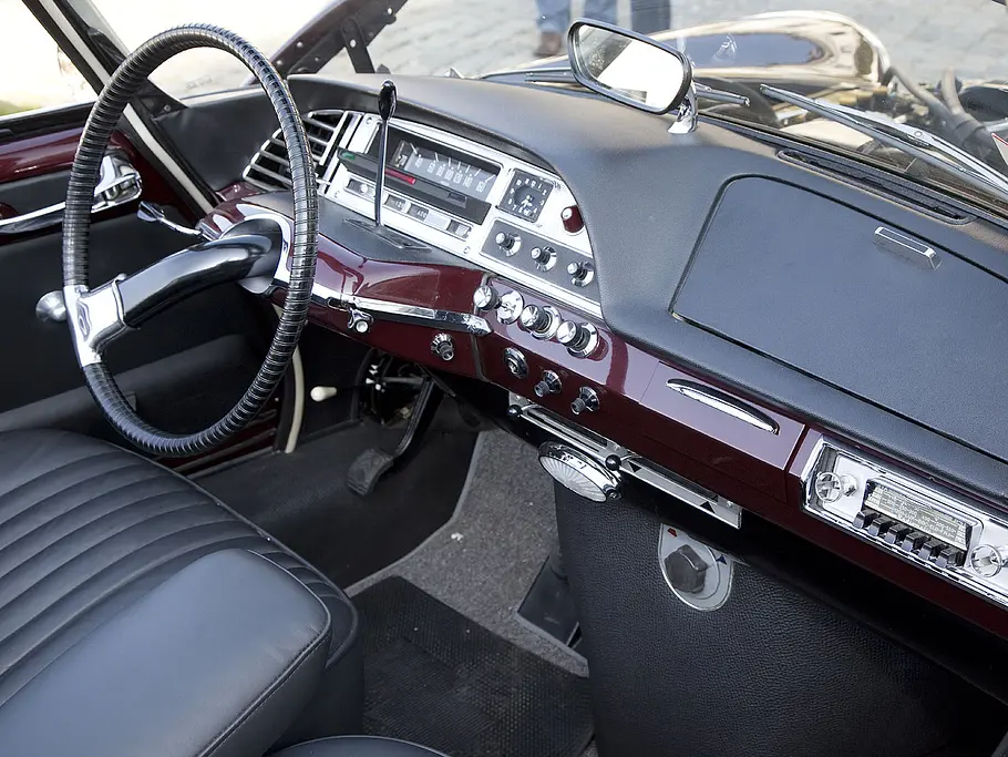 Citroën DS 19 Cabriolet Palm Beach - Bandtacho und Einspeichenlenkrad wie in jeder DS