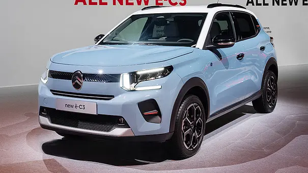Blick von schräg vorne auf den Citroën ë-C3 (2024). - Foto: Citroën Blick von schräg vorne auf den Citroën ë-C3 (2024). - Foto: Citroën
