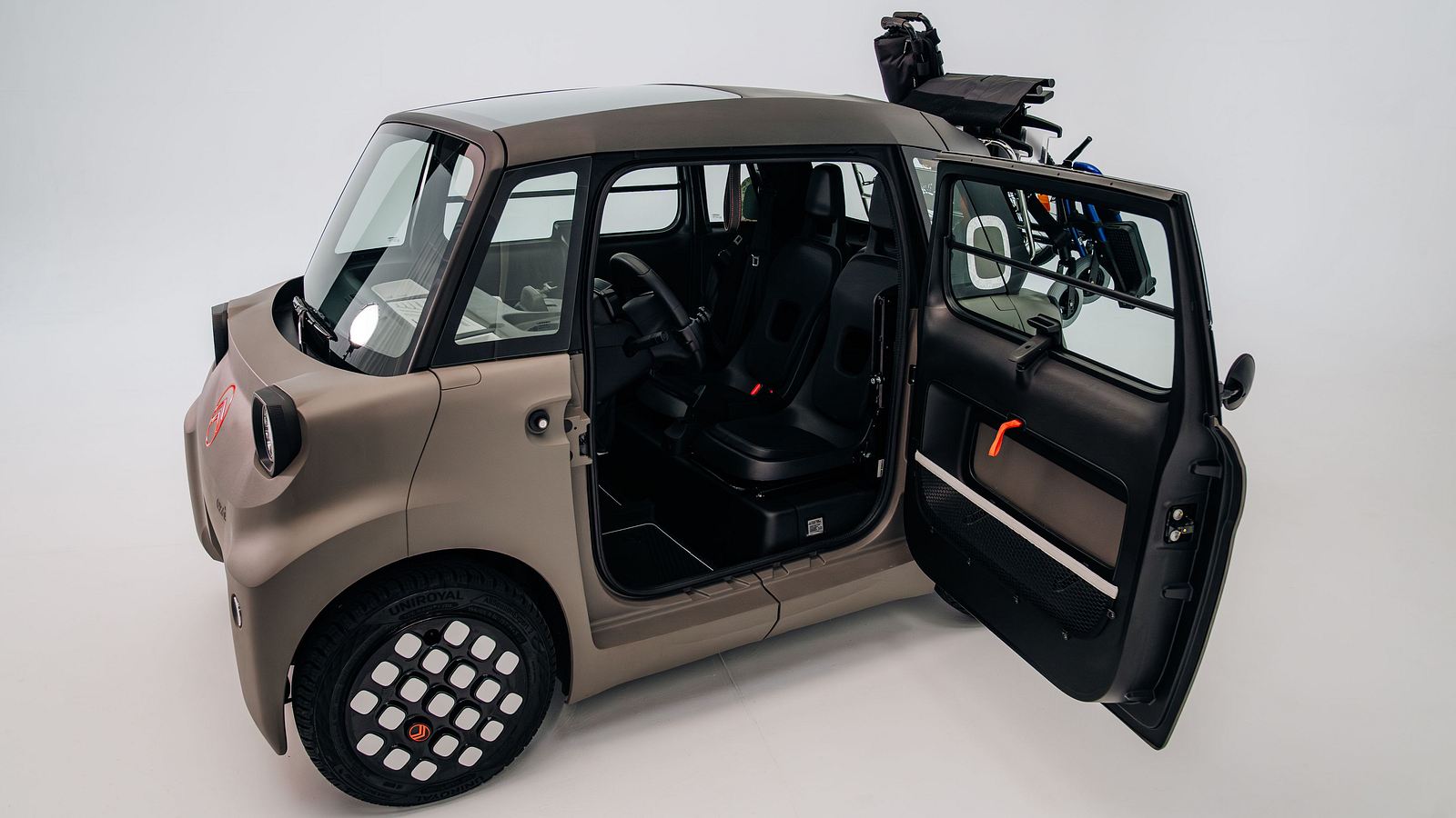 Citroën Ami for all: Electric two-seater with conversion for wheelchair ...