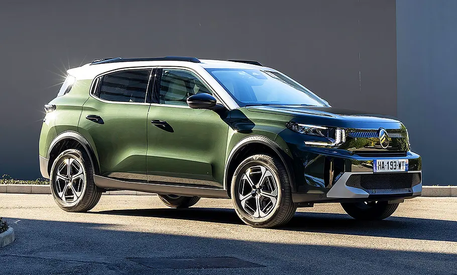 Blick von schräg vorne auf den Citroën C3 Aircross (2025).
