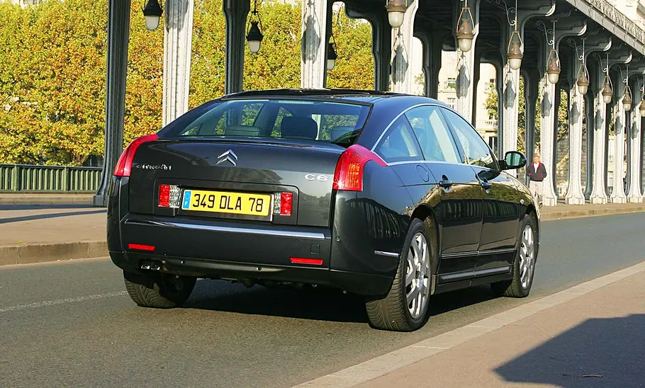 Citroën C6 V6 HDi 205 Biturbo (2006) Heck