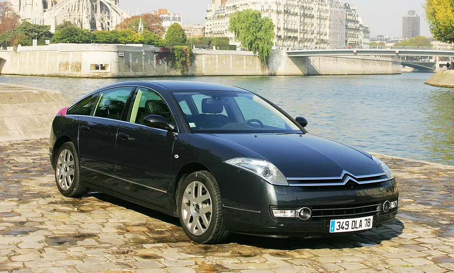 Citroën C6 V6 HDi 205 Biturbo (2006) an der Seine