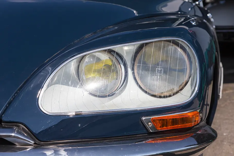 Citroen DS/ID Kaufberatung Ratgeber Classic Cars Bilder Scheinwerfer hinter Glas