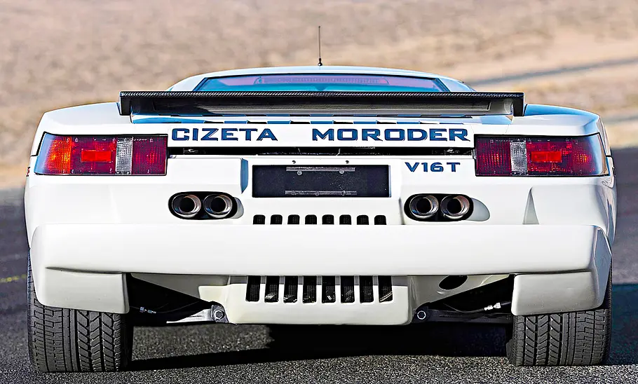 Cizeta-Moroder V16T Cizeta-Moroder V16T statisch von hinten fotografiert.