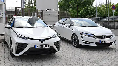 Toyota Mirai/Honda Clarity: Brennstoffzellen-Vergleich - Foto: Zbigniew Mazar