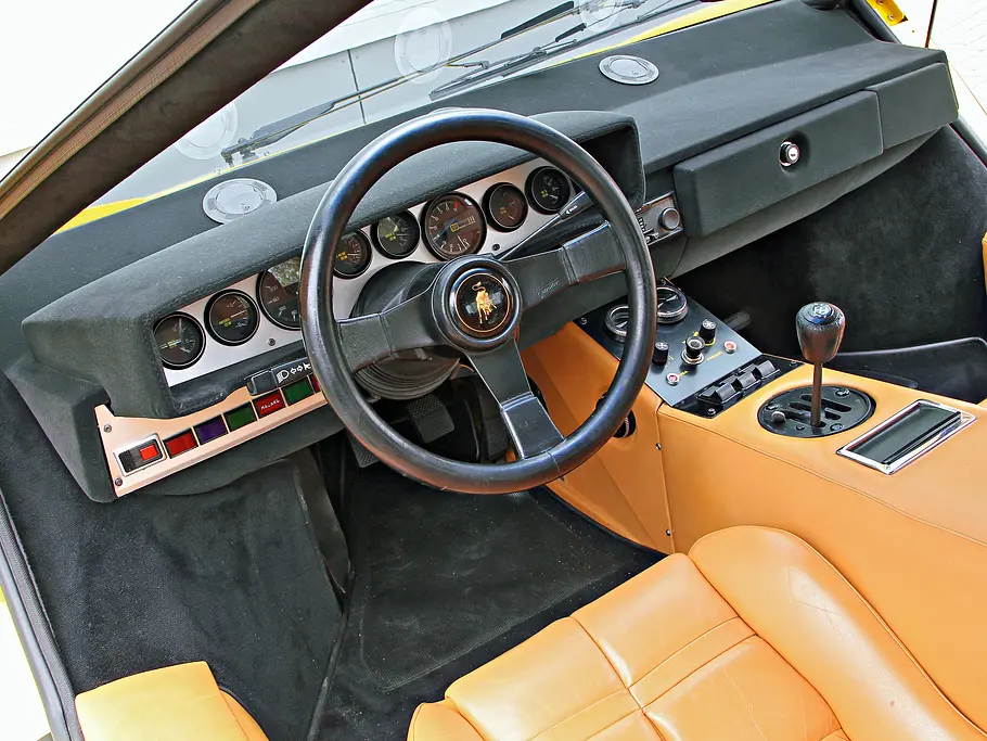 Classic Cars Vergleich Bilder Lamborghini Countach LP400 1975 Cockpit