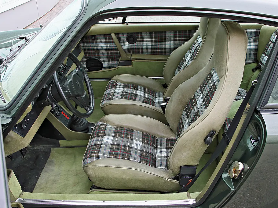 Classic Cars Vergleich Bilder Porsche 911 Turbo 1977 Innenraum