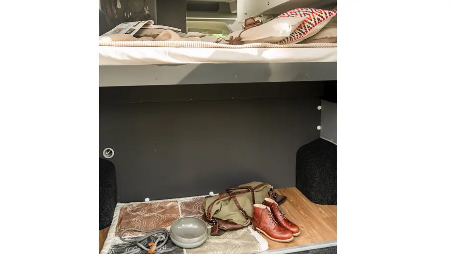Clever Vans Duo 540 Blick in die Heckgarage unter dem Heckbett des Clever Vans Duo 540.