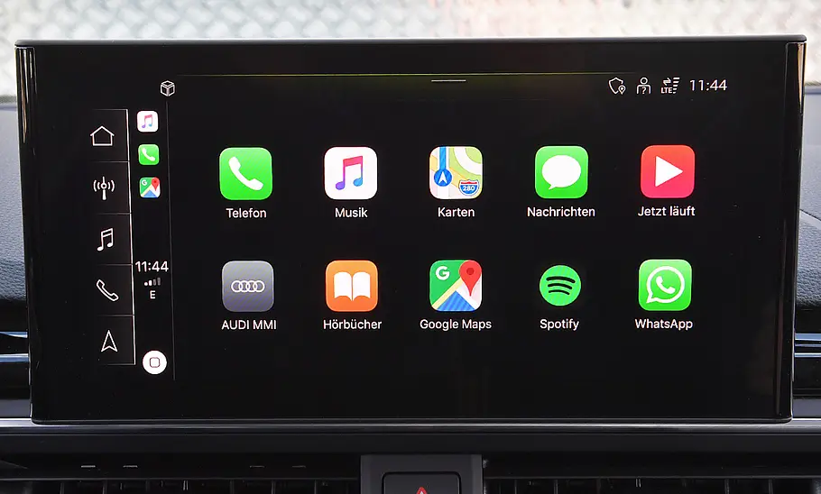 Audi A4: Connectivity