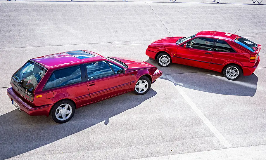 Volvo 480 2.0 und VW Corrado G60 stehend seitlich.