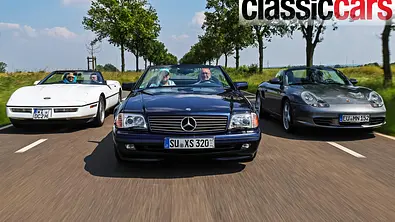Corvette C4, Mercedes 320 SL, Boxster S fahrend von vorne - Foto: Daniela Loof