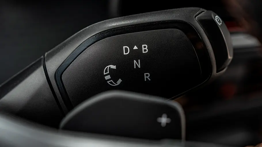 Cupra Born (2026) Detalfoto eines Wählhebels im neuen Cupra Born (2026).
