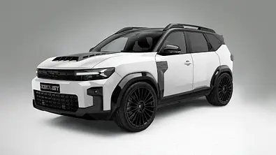 Der Dacia Bigster Redust Sport steht im Studio. Fotografiert von vorne schräg. - Foto: Instagram/redust_tuning