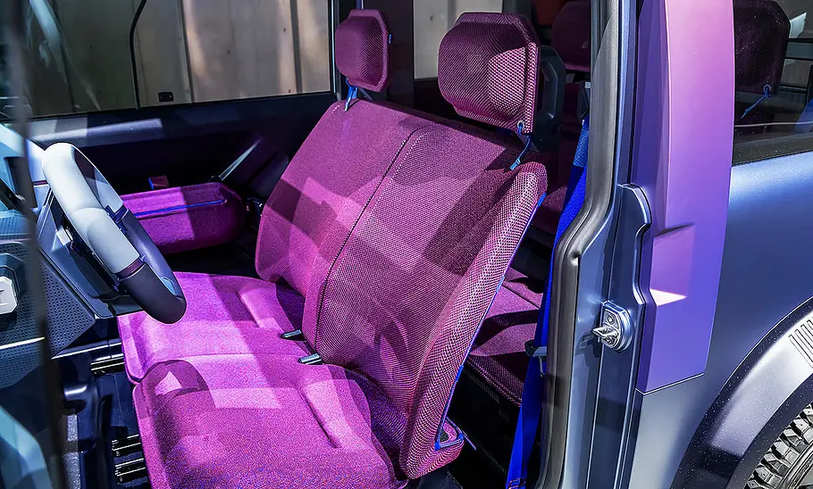 Blick auf die Vordersitze im Innenraum des Dacia Hipster Concept (2025).