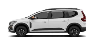 Der Dacia Jogger steht vor weißem Hintergrund, von links abgebildet. - Foto: Carwow