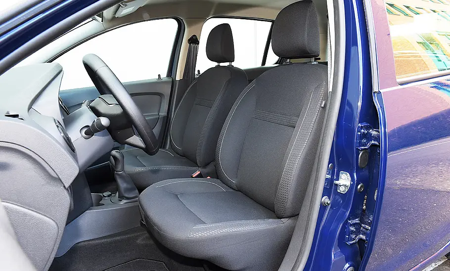 Dacia Sandero SCe 75 (2017) Dacia Sandero SCe 75 (2017)
