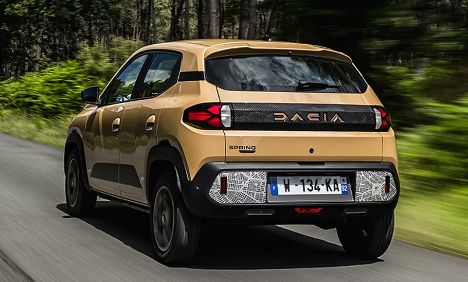 Dacia Spring Facelift (2024) Dacia Spring Facelift (2024), fahrend, Heckansicht