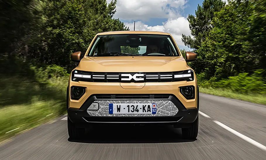 Dacia Spring Facelift (2024) Dacia Spring Facelift (2024), fahrend, Frontalansicht