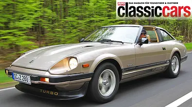 Der Datsun 280 ZXT fahrend von schräg vorne - Foto: Jürgen Zerha