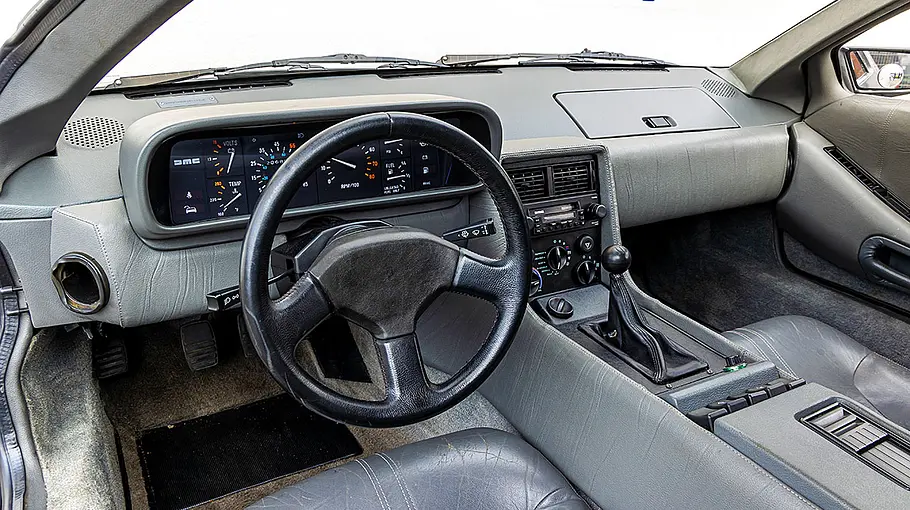 DeLorean DMC-12 Das Cockpit des DeLorean DMC-12.